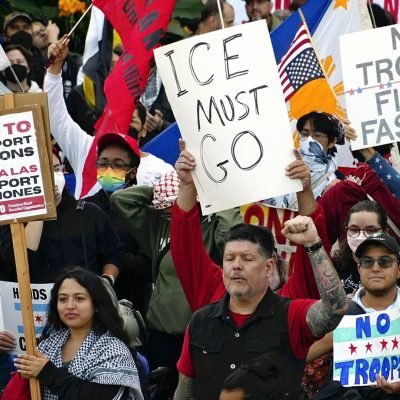 The pulse of a city on edge – hundreds protest Trump’s plan to deploy troops in Chicago